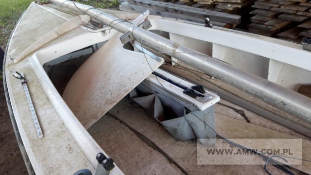 Jacht żaglowy OMEGA (złamany maszt) 